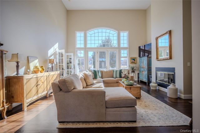 56 Autumn Chase Drive, Hopewell Junction, NY 12533