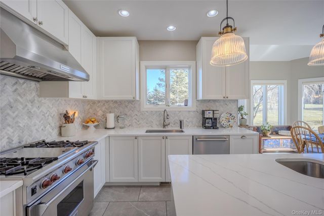 56 Autumn Chase Drive, Hopewell Junction, NY 12533