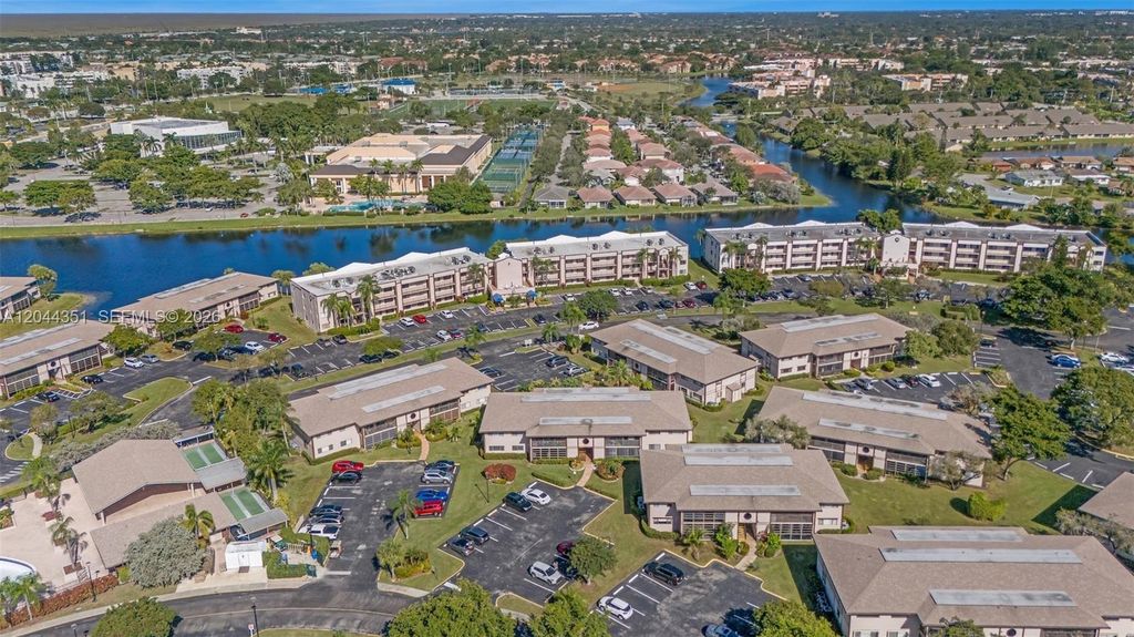 9994 N Belfort Cir 210, Tamarac, FL 33321