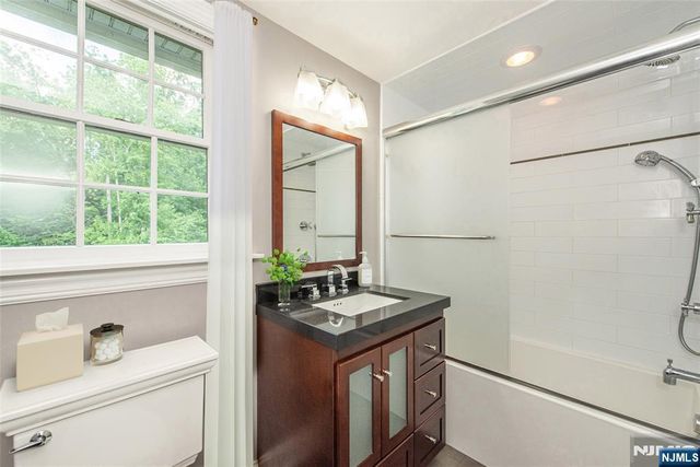 8 Haring Drive, Old Tappan, NJ 07675