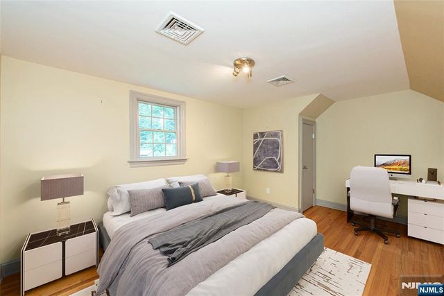 8 Haring Drive, Old Tappan, NJ 07675