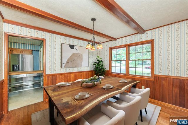 8 Haring Drive, Old Tappan, NJ 07675