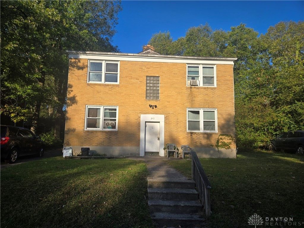 245 Valleyview Drive, Dayton, OH 45405