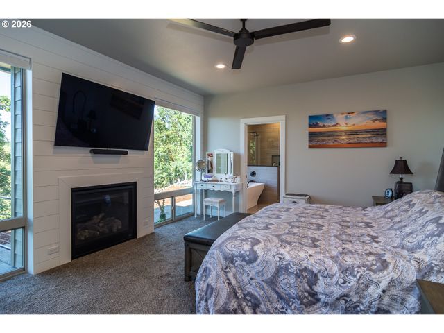 1232 SOUTHRIDGE Way, Roseburg, OR 97470