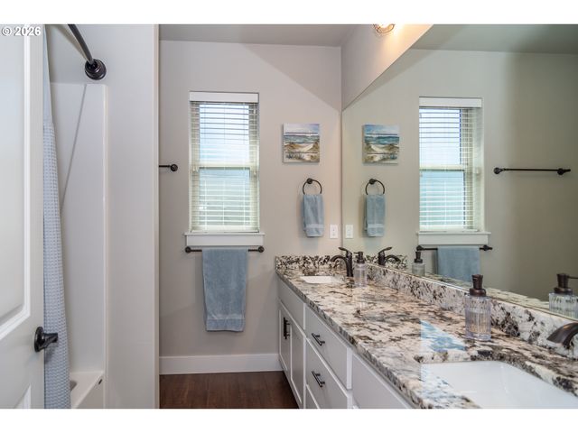 1232 SOUTHRIDGE Way, Roseburg, OR 97470