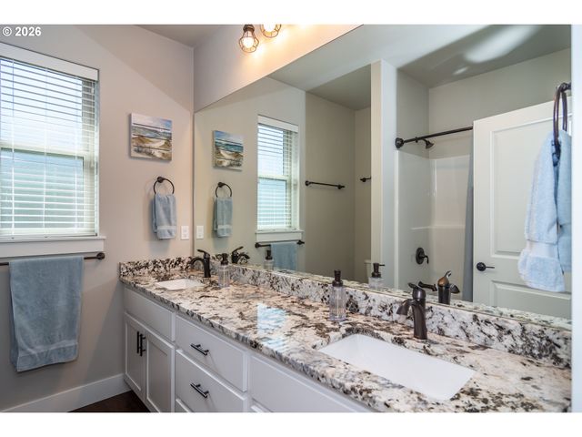 1232 SOUTHRIDGE Way, Roseburg, OR 97470