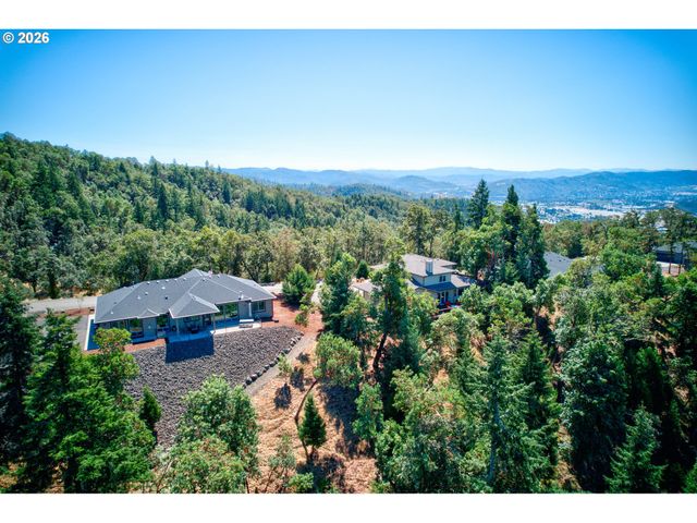 1232 SOUTHRIDGE Way, Roseburg, OR 97470