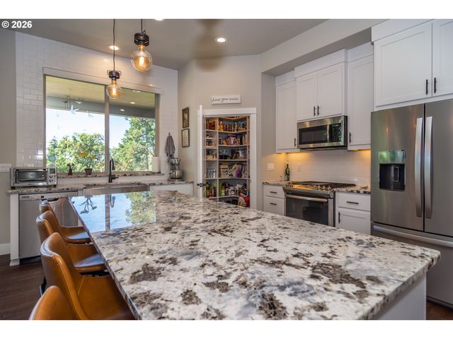 1232 SOUTHRIDGE Way, Roseburg, OR 97470