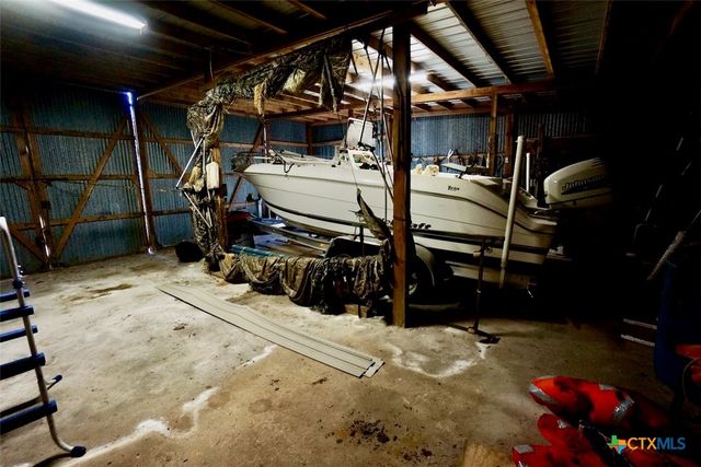 1502 W Monroe Avenue, Port O'connor, TX 77982