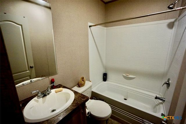 1502 W Monroe Avenue, Port O'connor, TX 77982