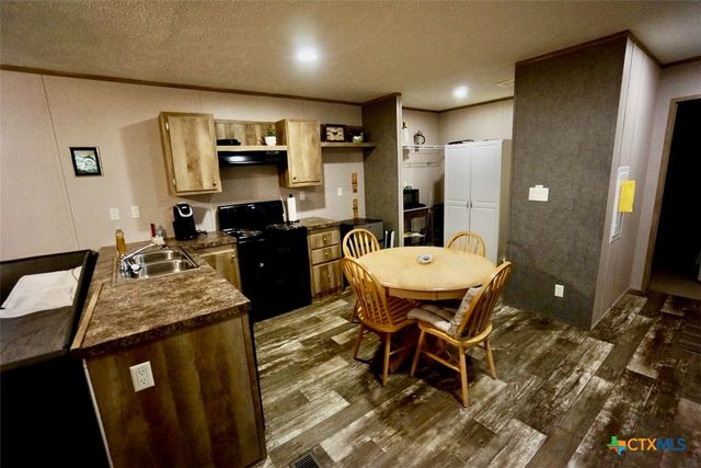 1502 W Monroe Avenue, Port O'connor, TX 77982