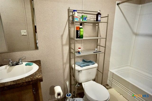 1502 W Monroe Avenue, Port O'connor, TX 77982