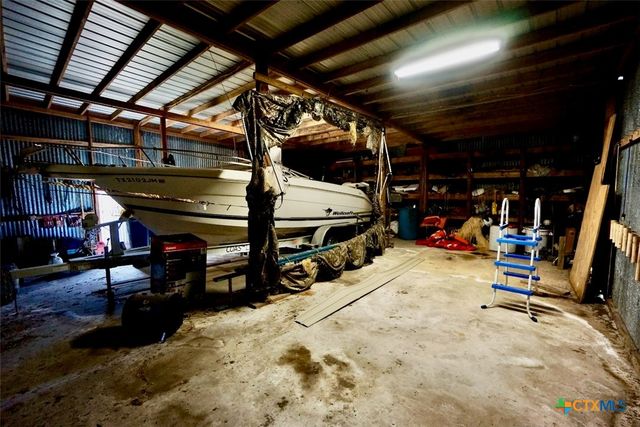 1502 W Monroe Avenue, Port O'connor, TX 77982