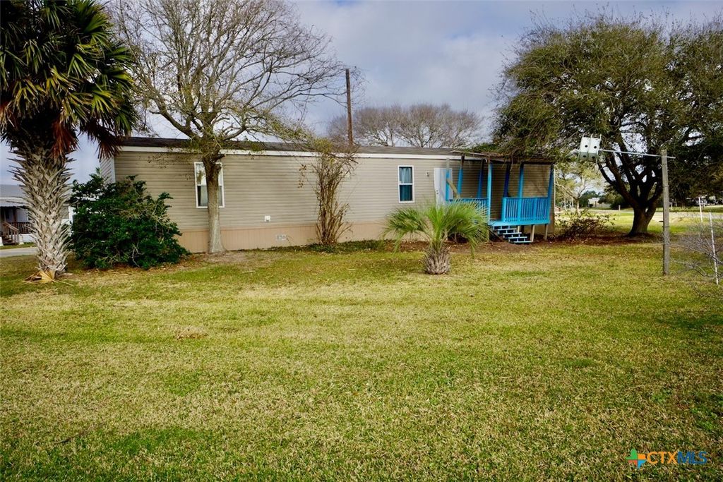 1502 W Monroe Avenue, Port O'connor, TX 77982