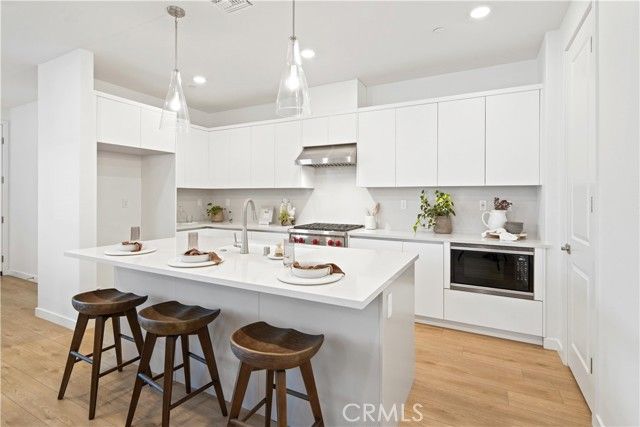 2352 Channel Drive 101, Ventura, CA 93003