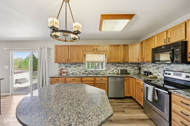 19212 Golden Meadow Way, Noblesville, IN 46060