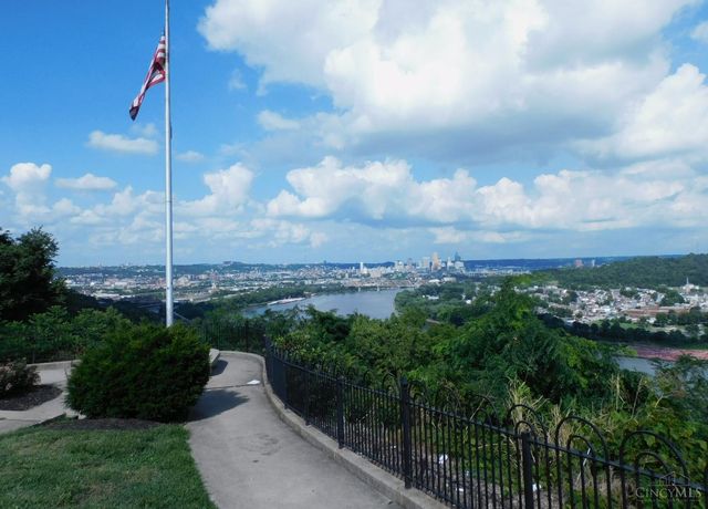 810 Matson Place, Cincinnati, OH 45204