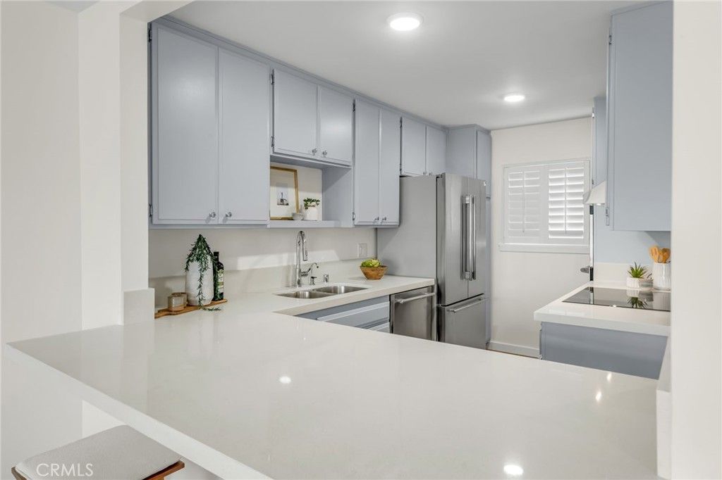 Image 14 of property listing at 250 The Village 303, Redondo Beach, CA 90277