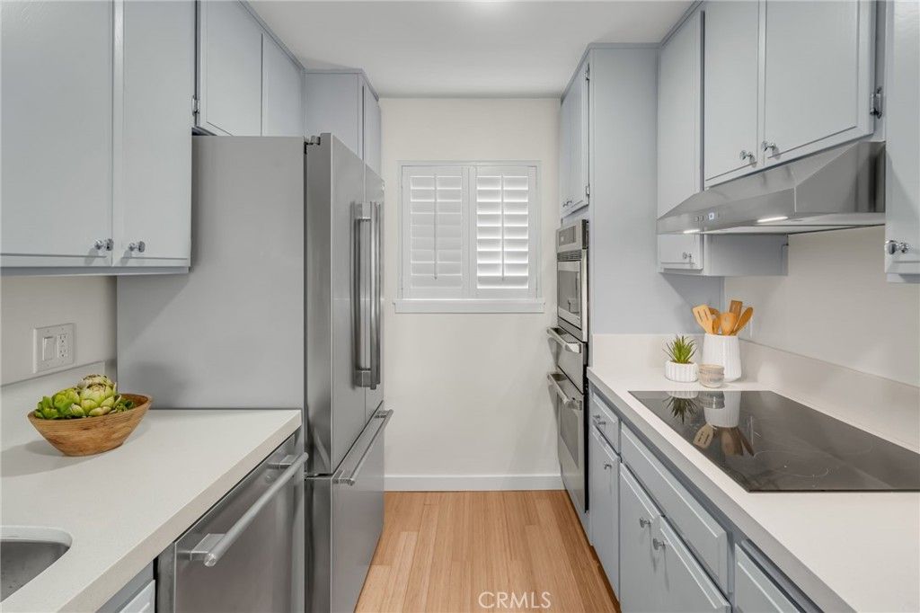 Image 16 of property listing at 250 The Village 303, Redondo Beach, CA 90277