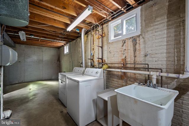 2017 SERPENTINE TER, Silver Spring, MD 20904