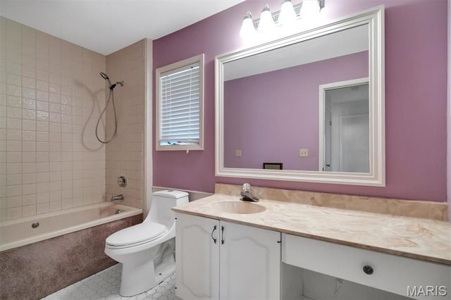 1503 Birnamwood Trail Drive, Ballwin, MO 63021