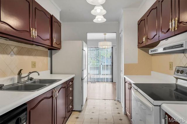 1503 Birnamwood Trail Drive, Ballwin, MO 63021