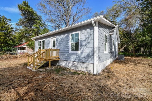 4 Chapman Street, Cheraw, SC 29520