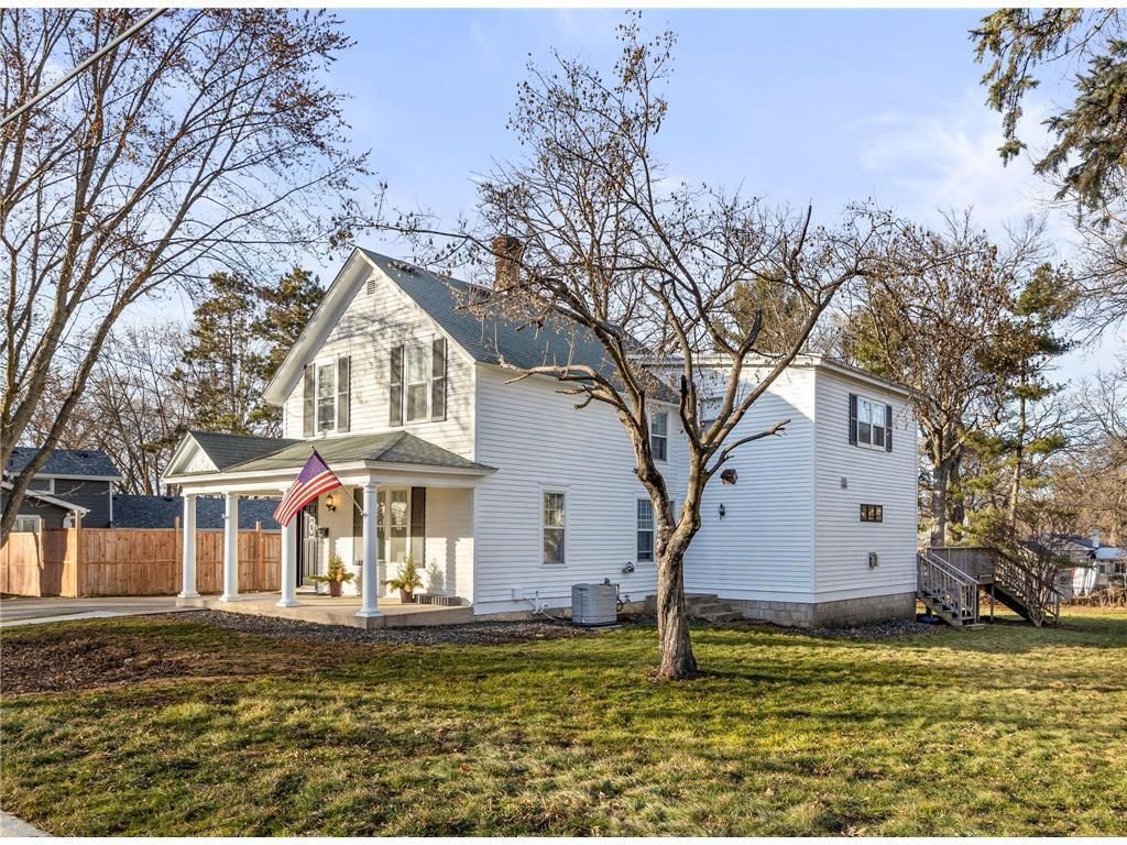 712 Anderson Street W, Stillwater, MN 55082