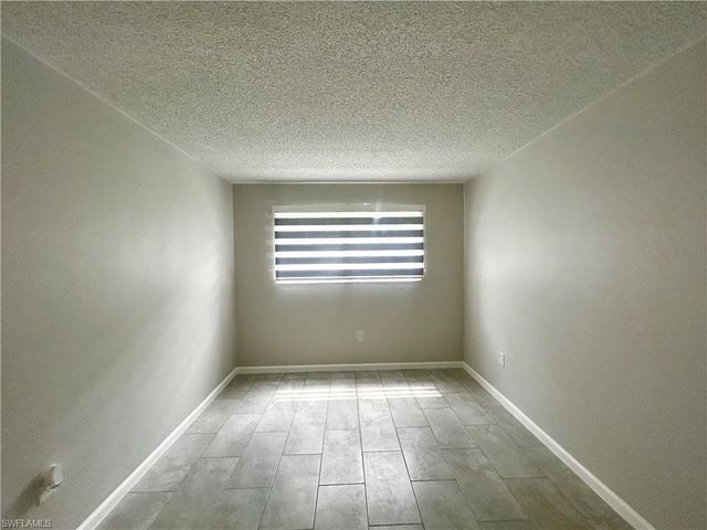 4906 Victoria DR 103, Cape Coral, FL 33904