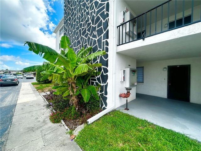 4906 Victoria DR 103, Cape Coral, FL 33904