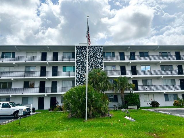 4906 Victoria DR 103, Cape Coral, FL 33904