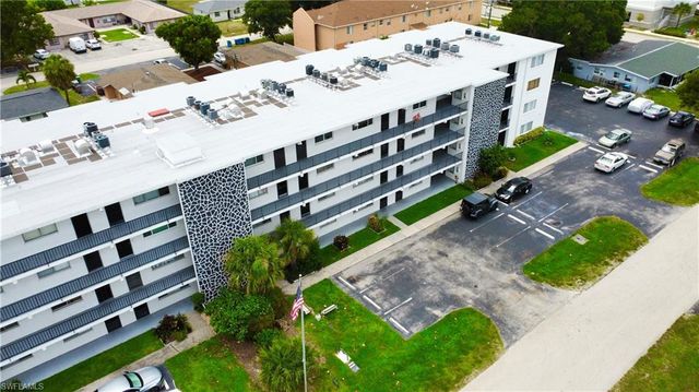 4906 Victoria DR 103, Cape Coral, FL 33904