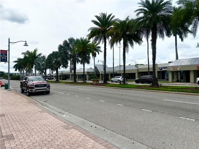 4906 Victoria DR 103, Cape Coral, FL 33904