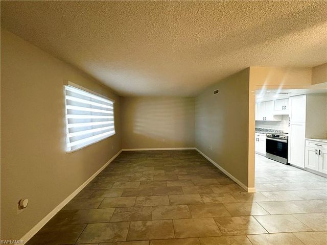4906 Victoria DR 103, Cape Coral, FL 33904