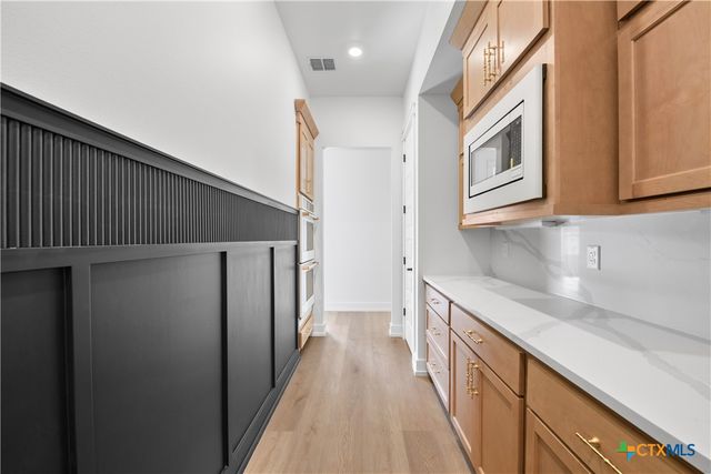 6649 King Oaks Boulevard, Salado, TX 76571