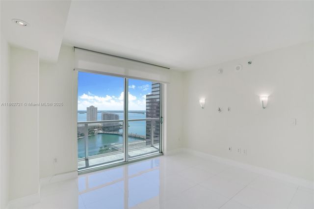 500 Brickell Ave 2702, Miami, FL 33131