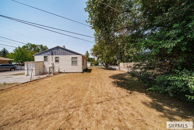 1849 S Higbee Avenue, Idaho Falls, ID 83404