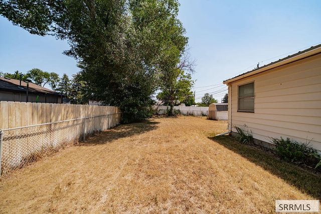 1849 S Higbee Avenue, Idaho Falls, ID 83404