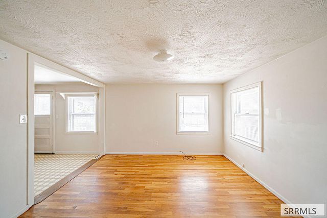 1849 S Higbee Avenue, Idaho Falls, ID 83404