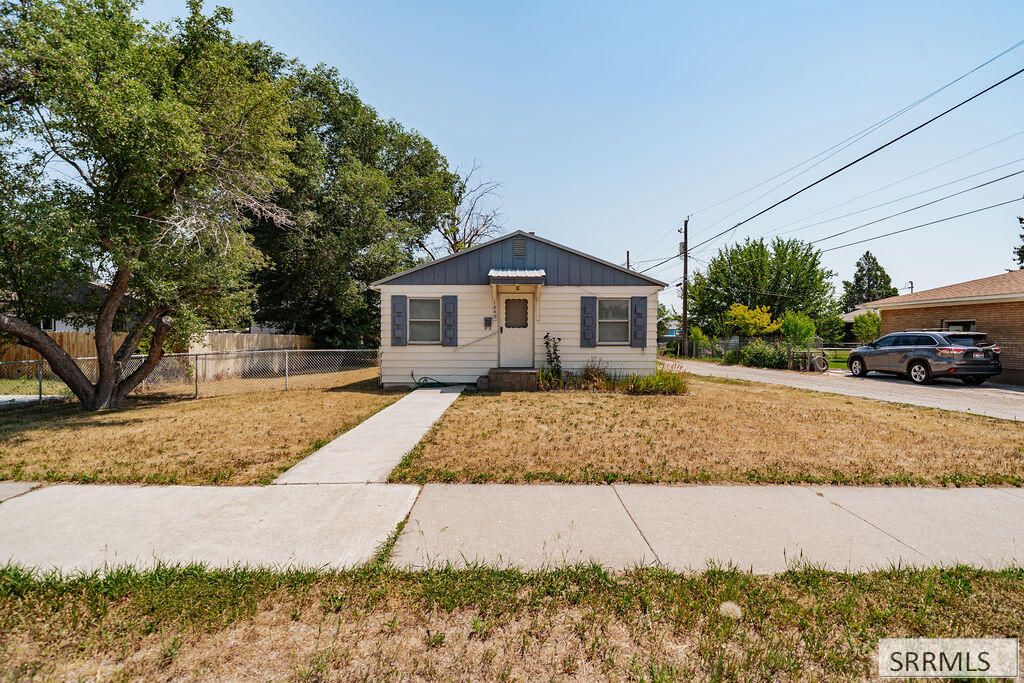 1849 S Higbee Avenue, Idaho Falls, ID 83404