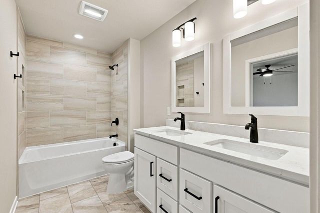 2809 Crinkle Root Drive, Fitchburg, WI 53711