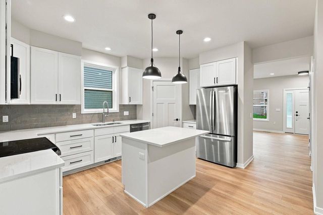2809 Crinkle Root Drive, Fitchburg, WI 53711