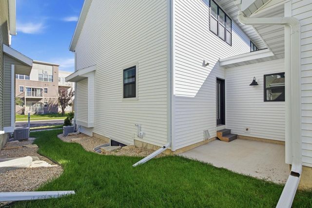 2809 Crinkle Root Drive, Fitchburg, WI 53711