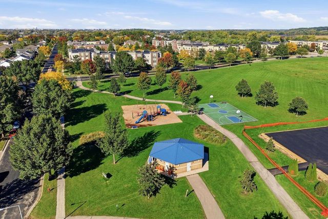 2809 Crinkle Root Drive, Fitchburg, WI 53711