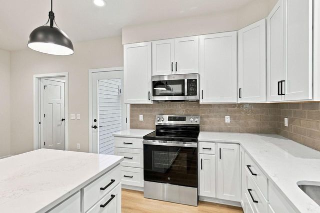 2809 Crinkle Root Drive, Fitchburg, WI 53711