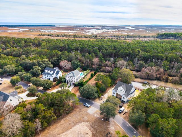 302 Colony Club Dr., Georgetown, SC 29440