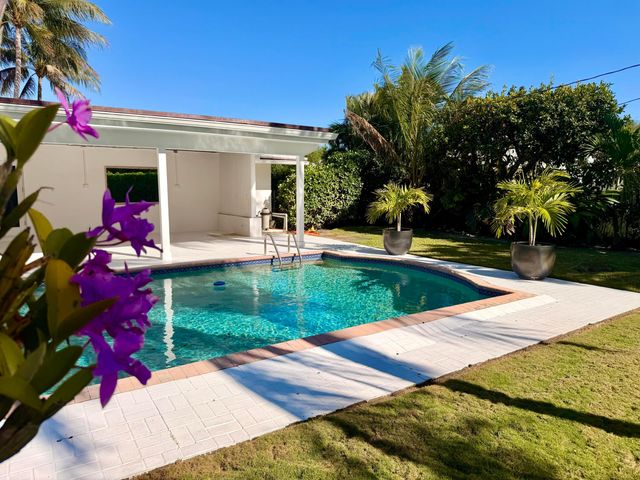 2015 Notre Dame Drive, Lake Worth Beach, FL 33460