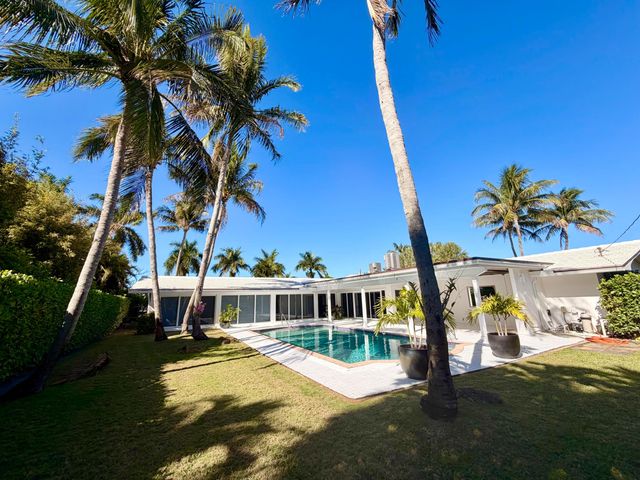 2015 Notre Dame Drive, Lake Worth Beach, FL 33460