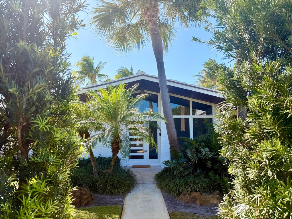 2015 Notre Dame Drive, Lake Worth Beach, FL 33460