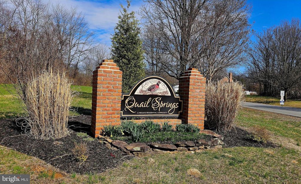 352 DOE RUN RD, Inwood, WV 25428